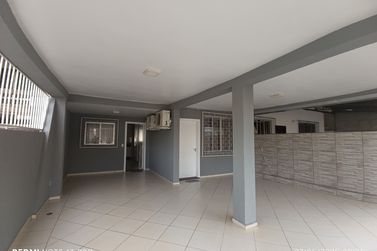 Sobrado &agrave; venda - 150m&sup2; - Centro