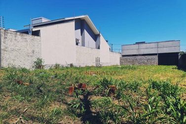 Terreno &agrave; venda - 337m&sup2; - Jardim Ip&ecirc; III