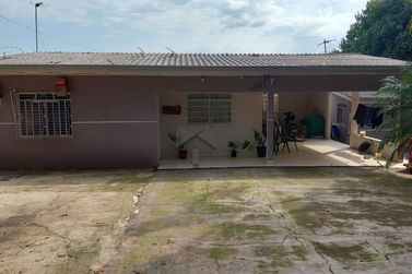 Casa &agrave; venda - 375m&sup2; - Jardim Tropical