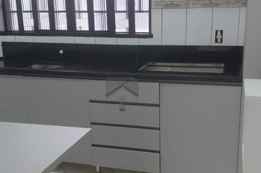 Casa &agrave; venda - 180m&sup2; - Jardim Copacabana