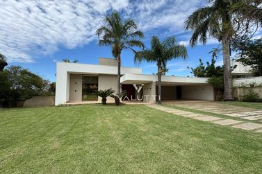 Casa &agrave; venda - 382m&sup2; - Condom&iacute;nio Vila Residencial B