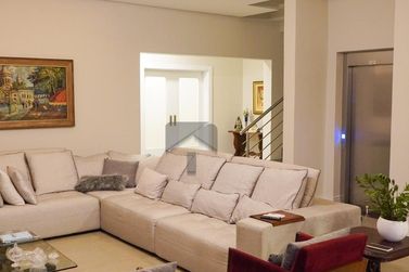Casa &agrave; venda - 670m&sup2; - Tr&ecirc;s Fronteiras