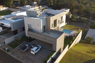 Casa &agrave; venda - 670m&sup2; - Tr&ecirc;s Fronteiras