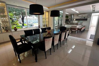 Sobrado &agrave; venda - 750m&sup2; - Condom&iacute;nio Residencial Castel Franco