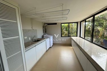 Casa &agrave; venda - 382m&sup2; - Condom&iacute;nio Vila Residencial B