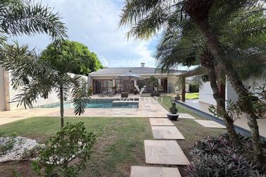 Casa &agrave; venda - 388m&sup2; - Condom&iacute;nio Vila Residencial B