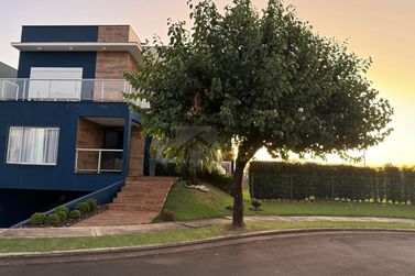 Casa &agrave; venda - 338m&sup2; - Klp
