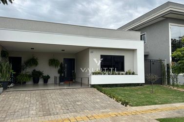 Casa &agrave; venda - 150m&sup2; - Condom&iacute;nio Residencial Igua&ccedil;u