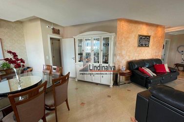 Apartamento &agrave; venda - 176m&sup2; - Centro