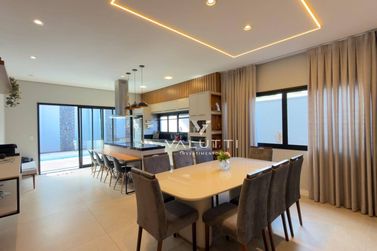 Sobrado &agrave; venda - 169m&sup2; - Condominio Residencial Igua&ccedil;u