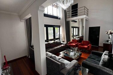 Sobrado &agrave; venda - 358m&sup2; - Jardim Polo Centro