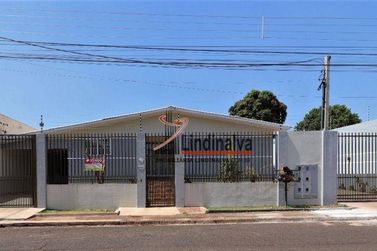 Casa &agrave; venda - 290m&sup2; - Vila Residencial A