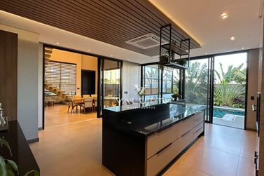 Sobrado &agrave; venda - 356m&sup2; - Condom&iacute;nio &Aacute;guas Claras