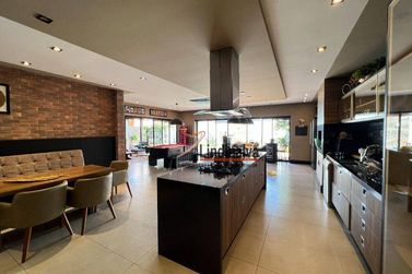 Sobrado &agrave; venda - 397m&sup2; - Condom&iacute;nio Residencial Village Igua&ccedil;u