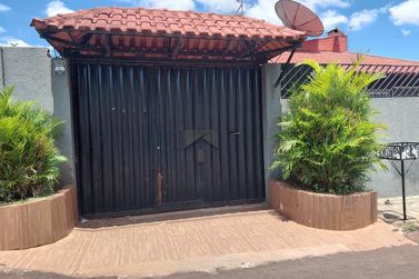 Casa &agrave; venda - 130m&sup2; - Tr&ecirc;s Lagoas