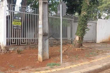 Terreno &agrave; venda - 911m&sup2; - Bourbon