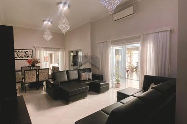 Casa &agrave; venda - 440m&sup2; - Vila Shalon