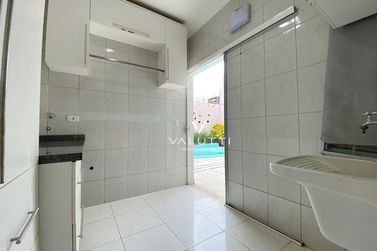 Sobrado &agrave; venda - 250m&sup2; - Jardim Polo Centro
