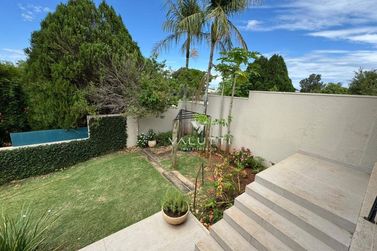 Casa &agrave; venda - 382m&sup2; - Condom&iacute;nio Vila Residencial B