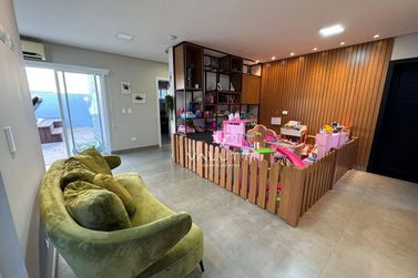 Casa &agrave; venda - 352m&sup2; - Condom&iacute;nio Residencial Dom Laurindo