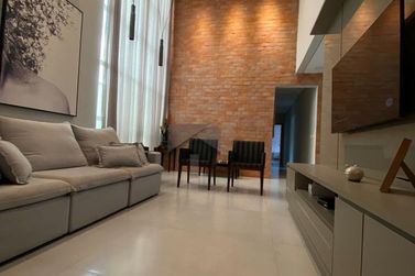 Casa &agrave; venda - 262m&sup2; - Jardim Bandeirantes