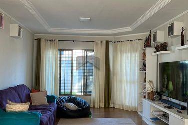 Casa &agrave; venda - 238m&sup2; - Jardim Social I