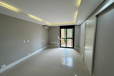 Casa &agrave; venda - 382m&sup2; - Condom&iacute;nio Vila Residencial B