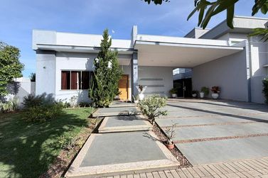 Casa &agrave; venda - 236m&sup2; - Condom&iacute;nio Arco de Paris