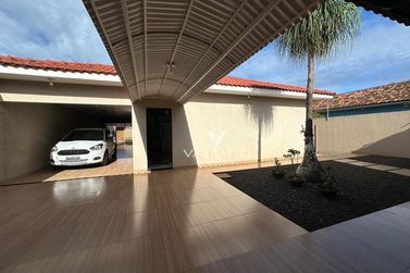 Casa &agrave; venda - 250m&sup2; - Jardim Dona F&aacute;tima Osman