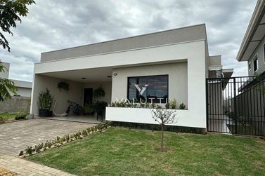 Casa &agrave; venda - 150m&sup2; - Condom&iacute;nio Residencial Igua&ccedil;u