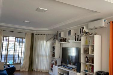 Casa &agrave; venda - 238m&sup2; - Jardim Social I