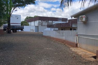 Ch&aacute;cara &agrave; venda - 1200m&sup2; - Lote Grande