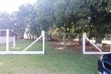 Ch&aacute;cara &agrave; venda - 150m&sup2; - Mata Verde