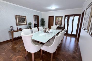 Casa &agrave; venda - 388m&sup2; - Condom&iacute;nio Vila Residencial B