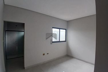Casa &agrave; venda - 70m&sup2; - Lote Grande