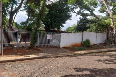 Terreno &agrave; venda - 911m&sup2; - Bourbon