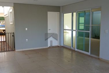 Sobrado &agrave; venda - 180m&sup2; - Jardim Naipi