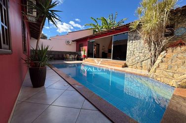 Casa &agrave; venda - 280m&sup2; - Jardim Panorama