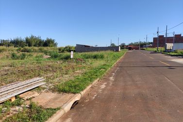 Terreno &agrave; venda - 200m&sup2; - Porto Meira
