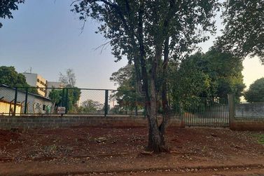 Terreno &agrave; venda - 1800m&sup2; - Centro