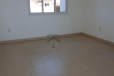 Sobrado &agrave; venda - 180m&sup2; - Jardim Naipi