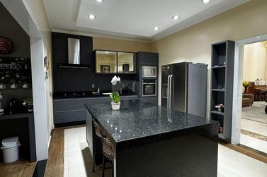 Casa &agrave; venda - 615m&sup2; - Vila Shalon
