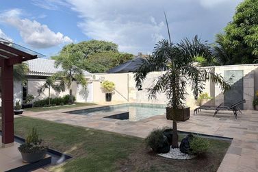 Casa &agrave; venda - 388m&sup2; - Condom&iacute;nio Vila Residencial B