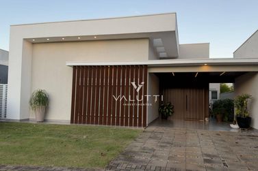 Casa &agrave; venda - 200m&sup2; - Condom&iacute;nio Villa Conscientia