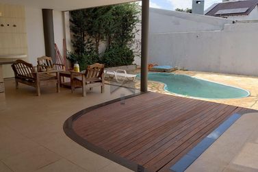 Casa para alugar - 220m&sup2; - Yolanda