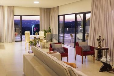 Casa &agrave; venda - 670m&sup2; - Tr&ecirc;s Fronteiras