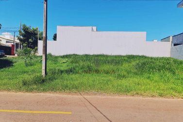 Terreno &agrave; venda - 348m&sup2; - Jardim Ip&ecirc; III