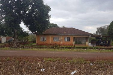 Ch&aacute;cara &agrave; venda - 28260m&sup2; - Centro