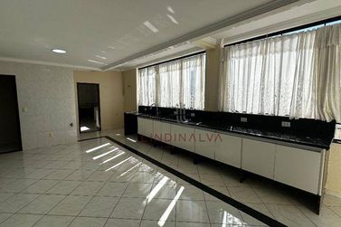 Apartamento para alugar - 400m&sup2; - Centro