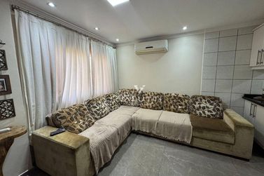 Casa &agrave; venda - 200m&sup2; - Vila A